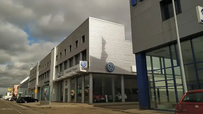 Instalación de Puertas cortafuegos RF homologadas en Concesionario Volkswagen Valladolid