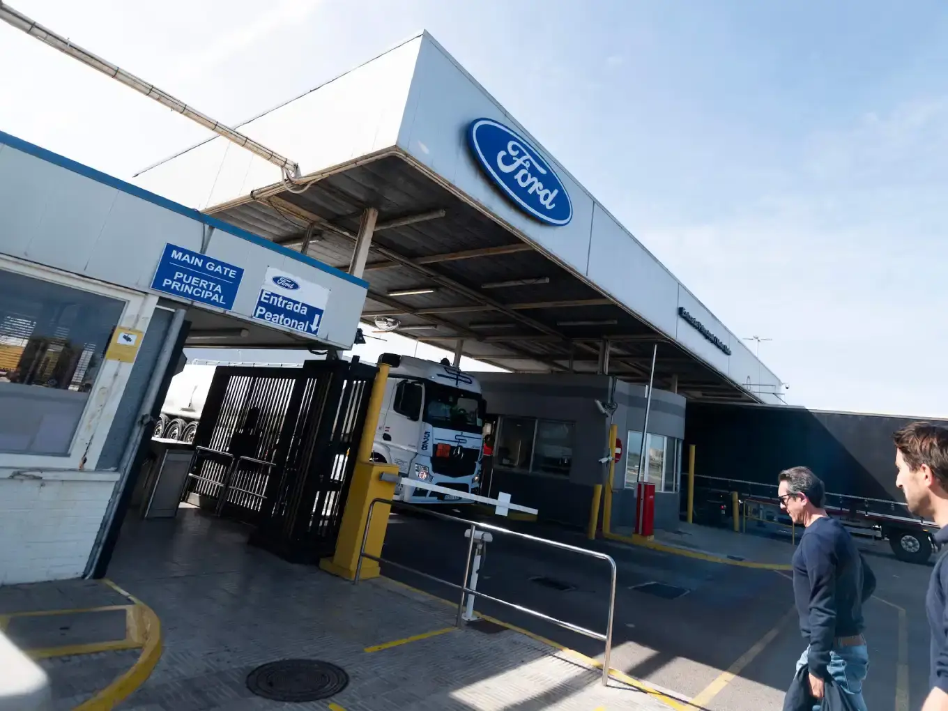 Instalación de Puertas cortafuegos RF homologadas en Factoría en Almussafes Ford España